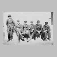 005-0059 Bieberswalde im Jahre 1944. Von links Fritz Jungkeit, Herbert Kohse, Heinz Maybaum, Erich Thielert, Helmut May, und  Alfred Hintze .JPG